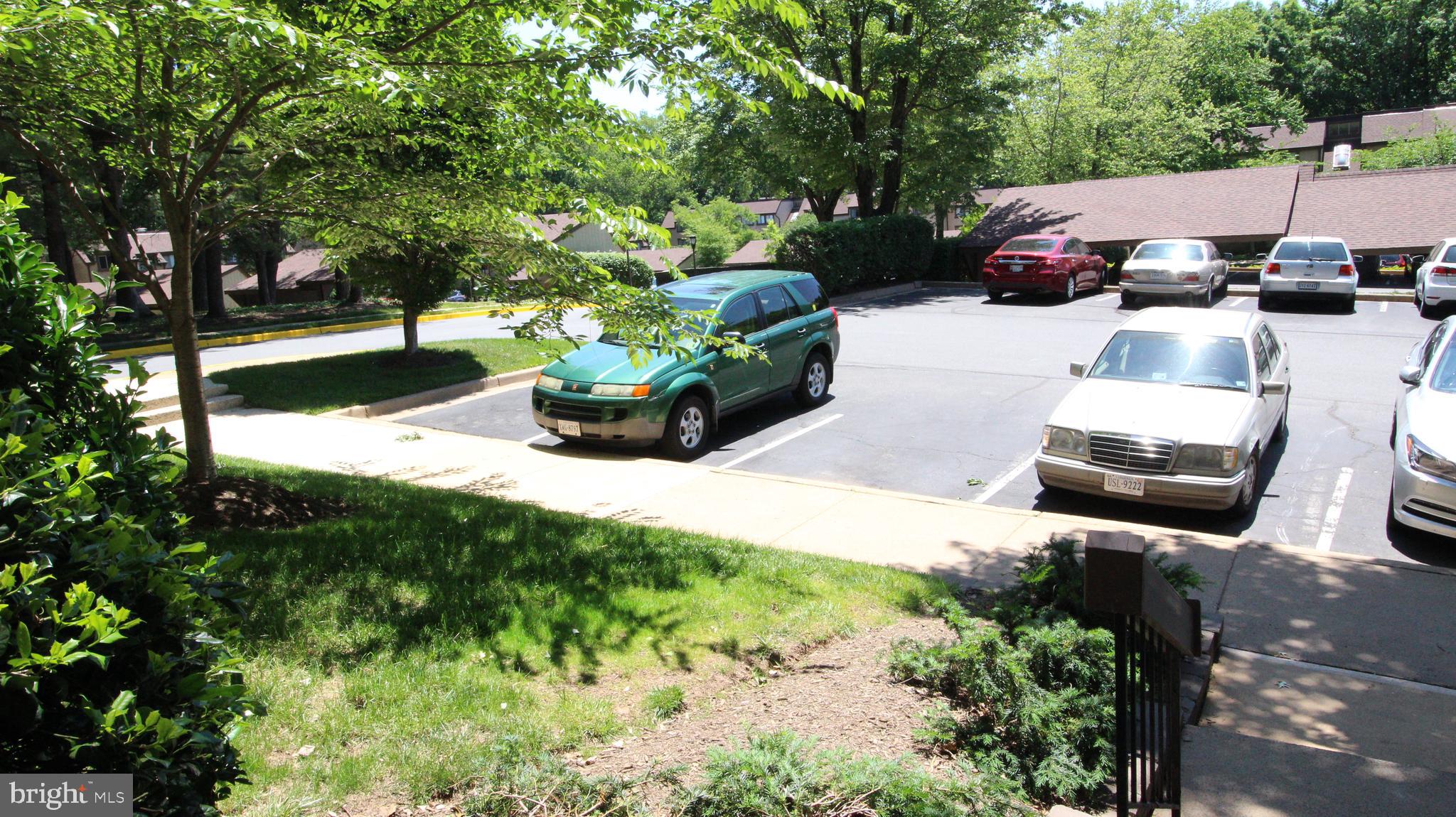 1646 PARKCREST CIR #201