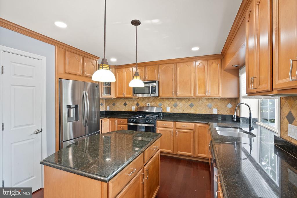 1195 CYPRESS TREE PL