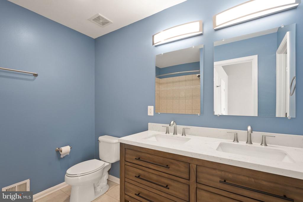 1195 CYPRESS TREE PL
