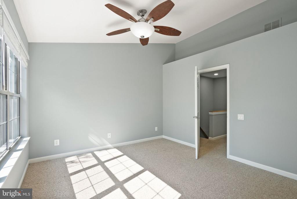 1195 CYPRESS TREE PL