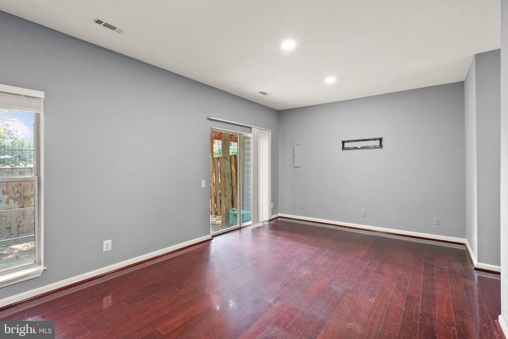 1195 CYPRESS TREE PL