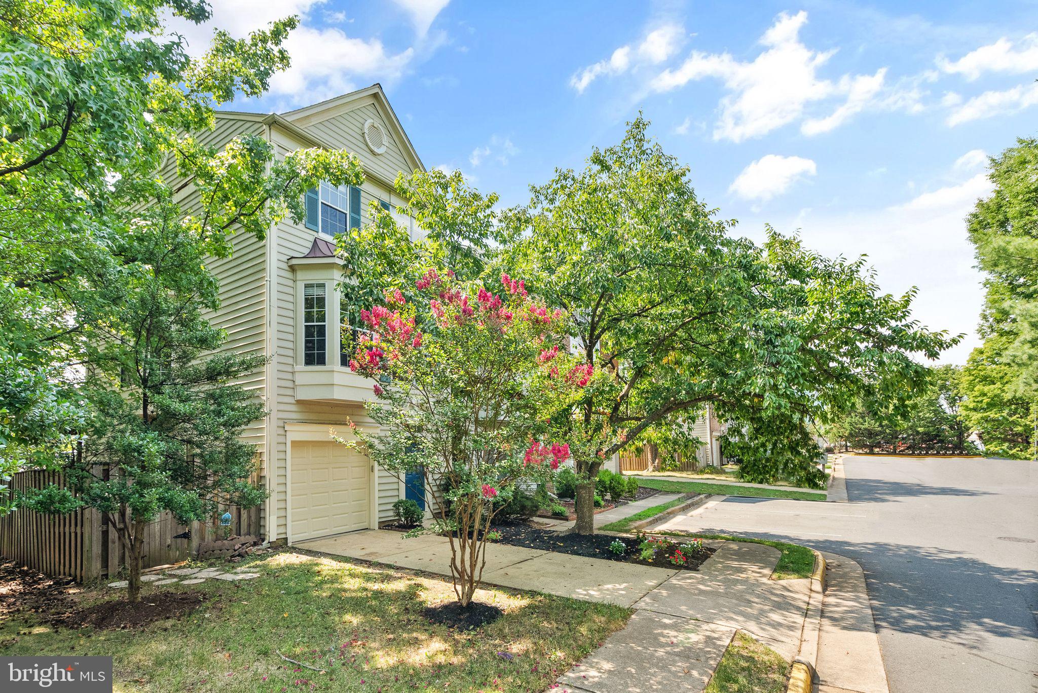 1195 CYPRESS TREE PL