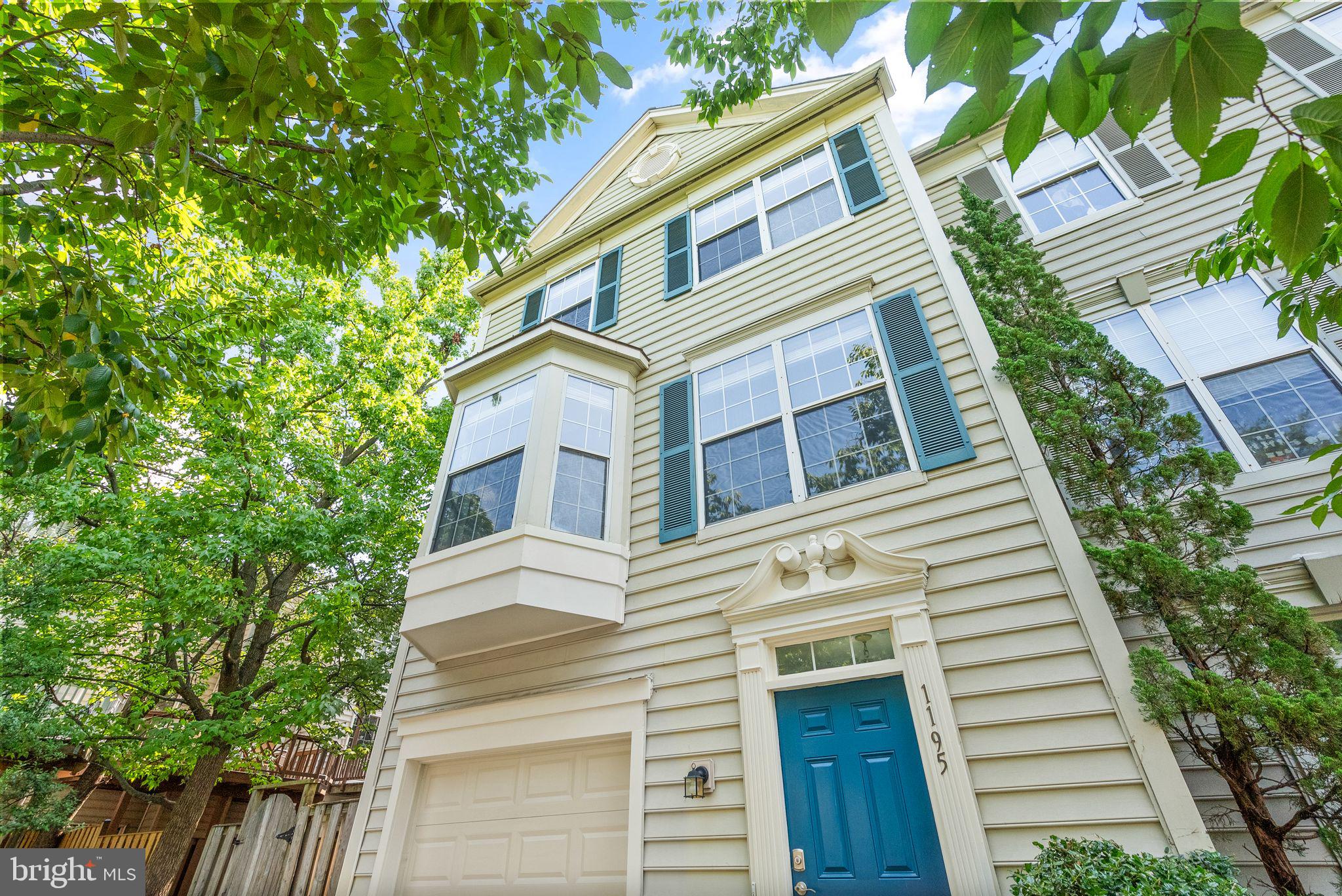 1195 CYPRESS TREE PL