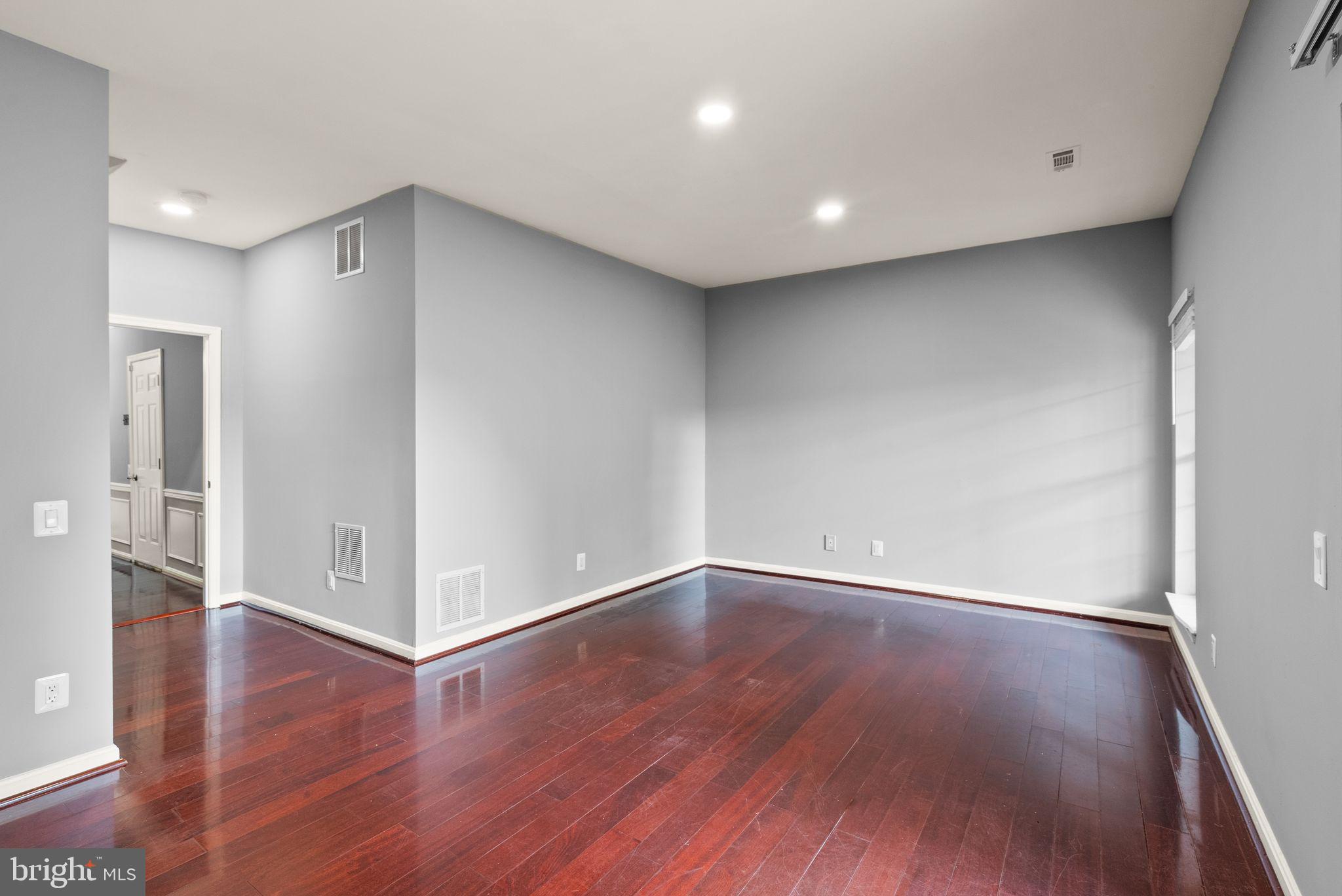 1195 CYPRESS TREE PL