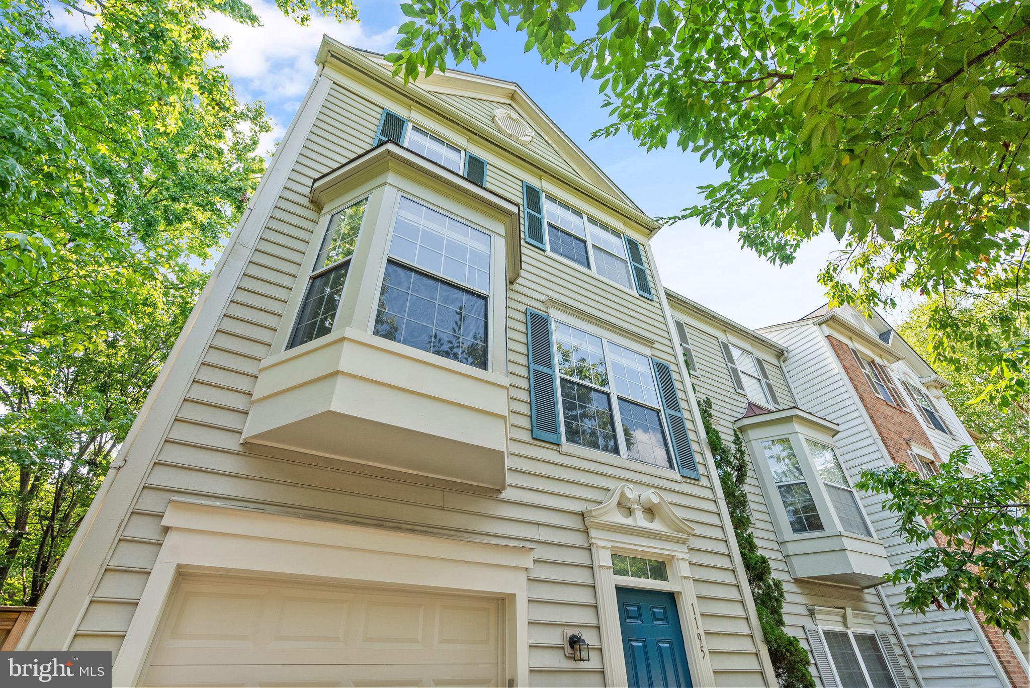 1195 CYPRESS TREE PL