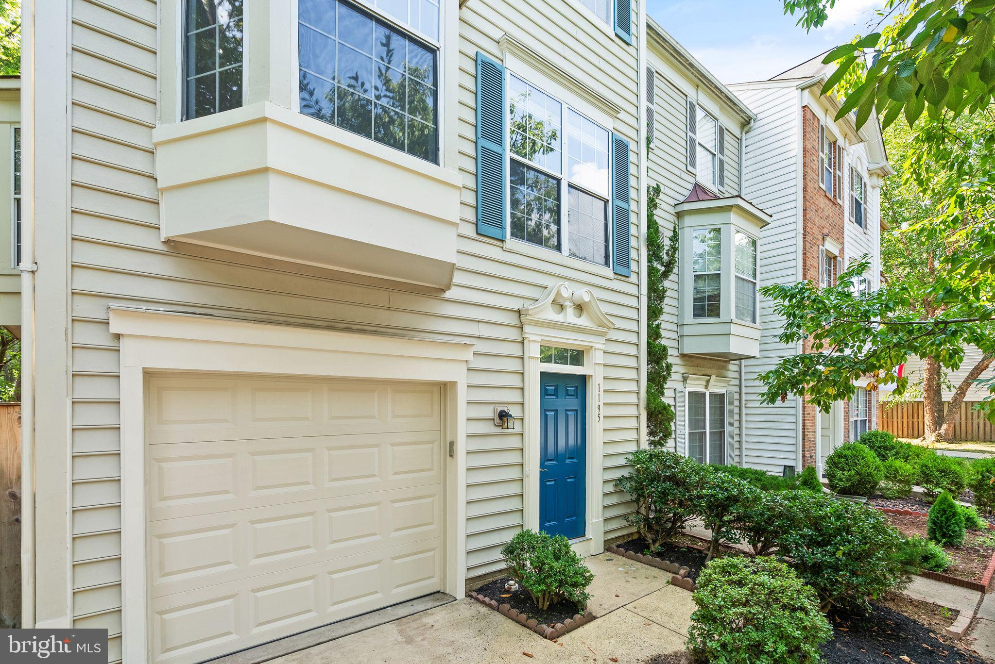 1195 CYPRESS TREE PL