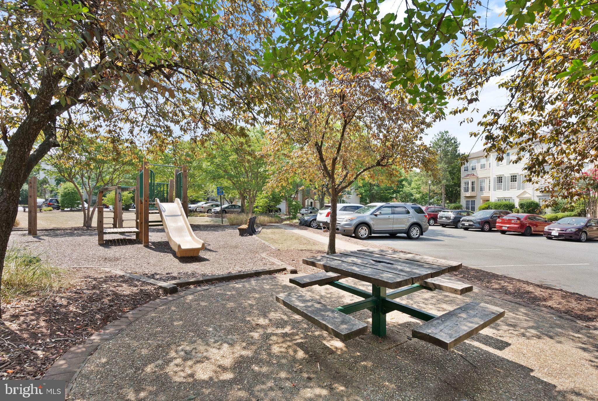 1195 CYPRESS TREE PL