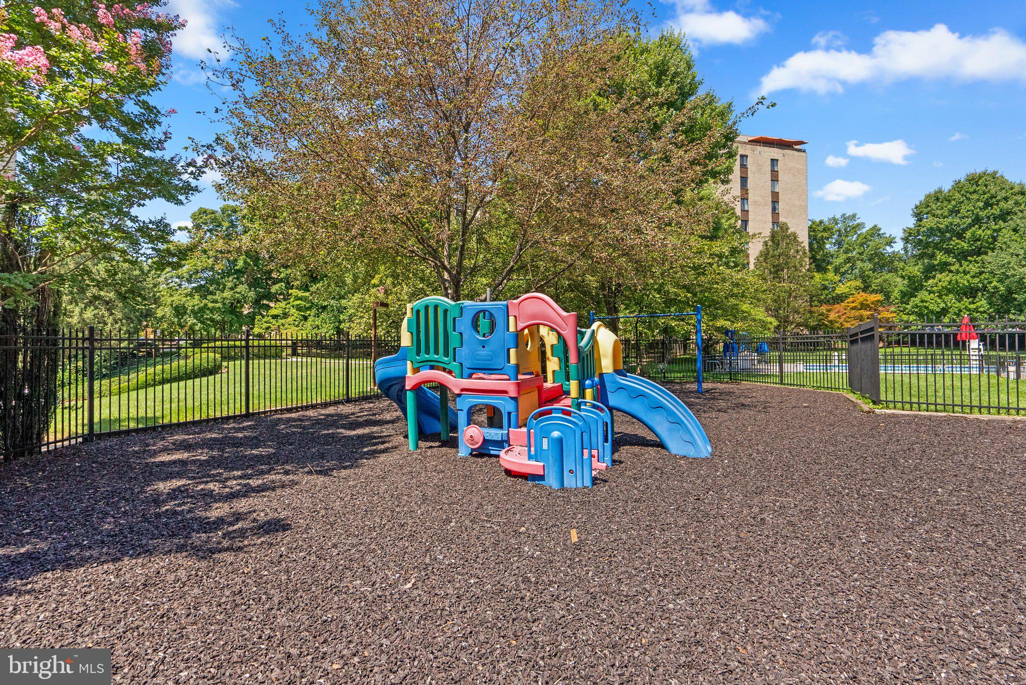 6001 Arlington Blvd #319