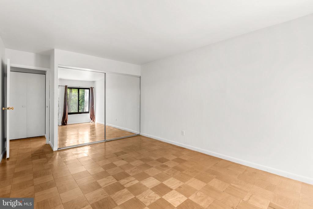 6001 Arlington Blvd #319