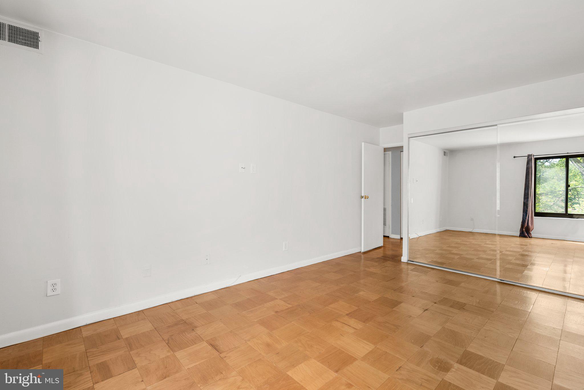 6001 Arlington Blvd #319