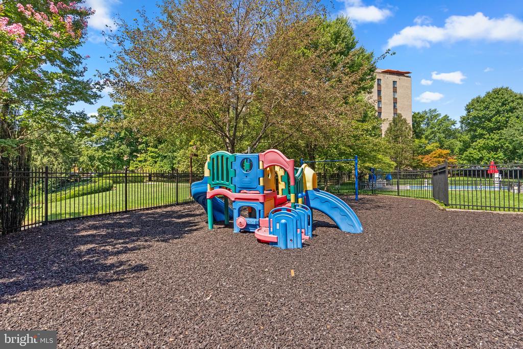 6001 Arlington Blvd #319