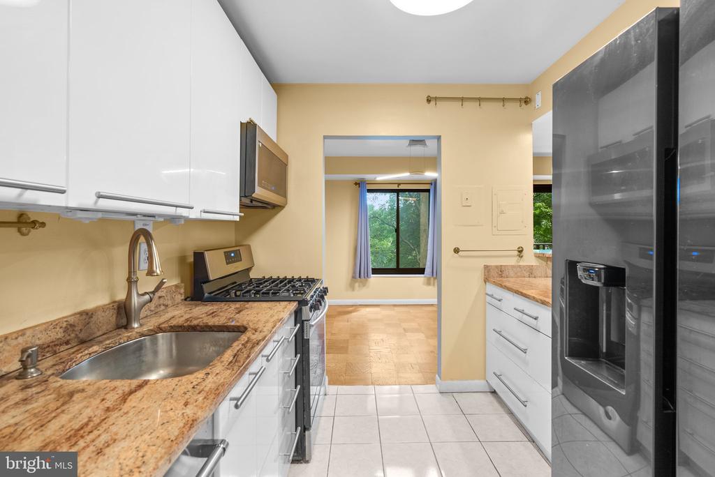 6001 Arlington Blvd #319
