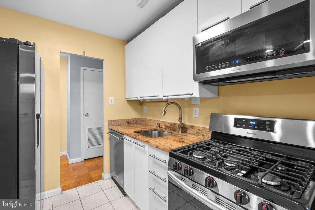 6001 Arlington Blvd #319