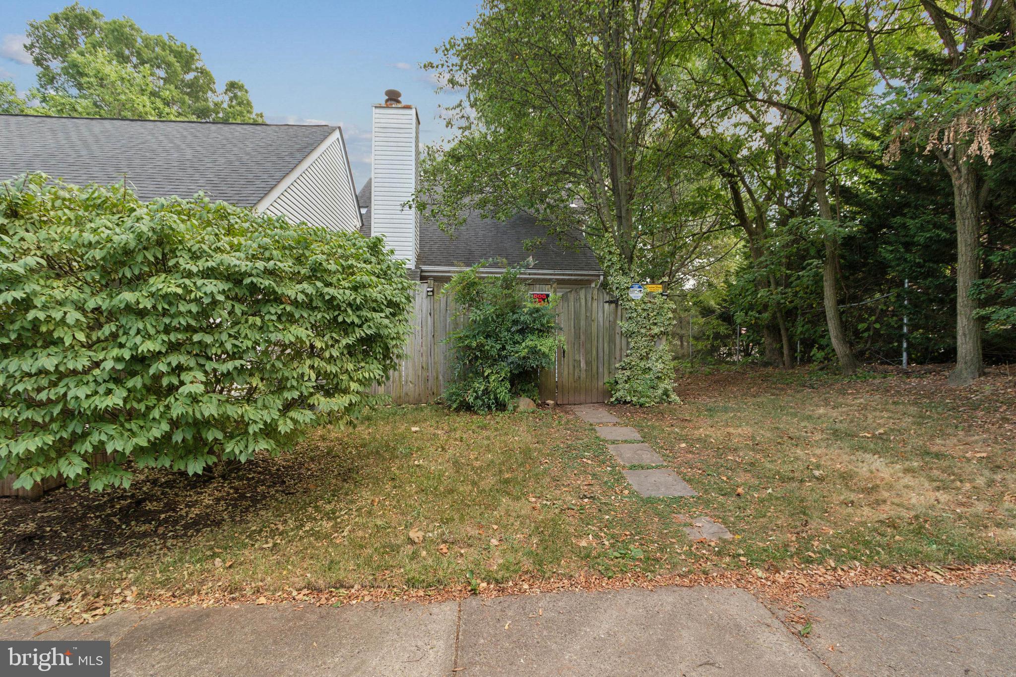 813 Locust St #2
