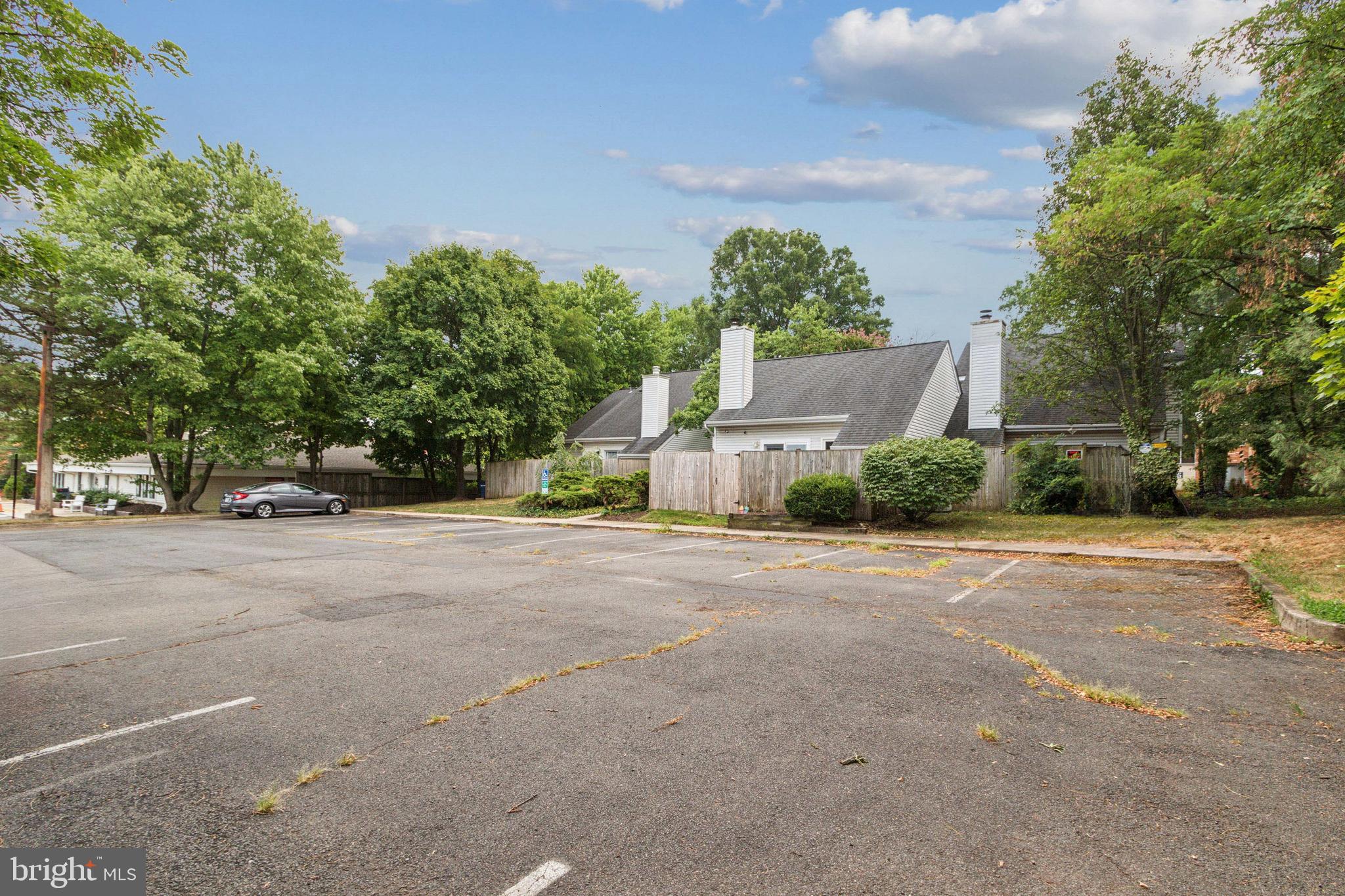813 Locust St #2