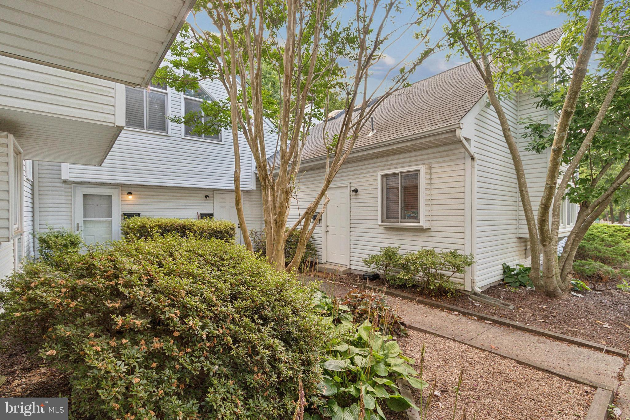 813 Locust St #2