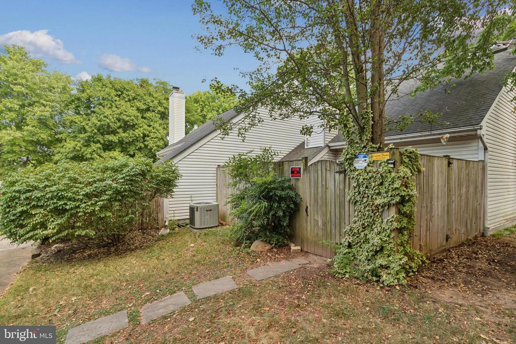 813 Locust St #2