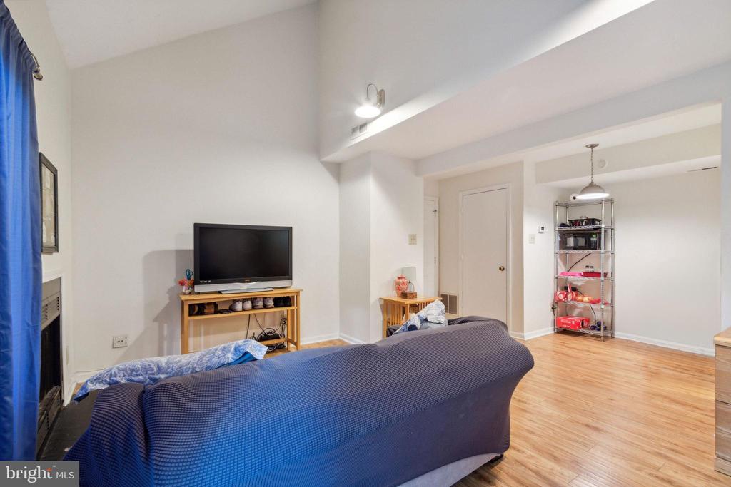 813 Locust St #2