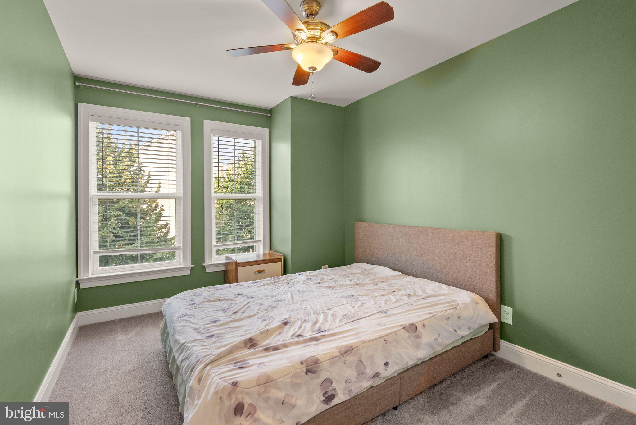 9473 Canonbury Sq