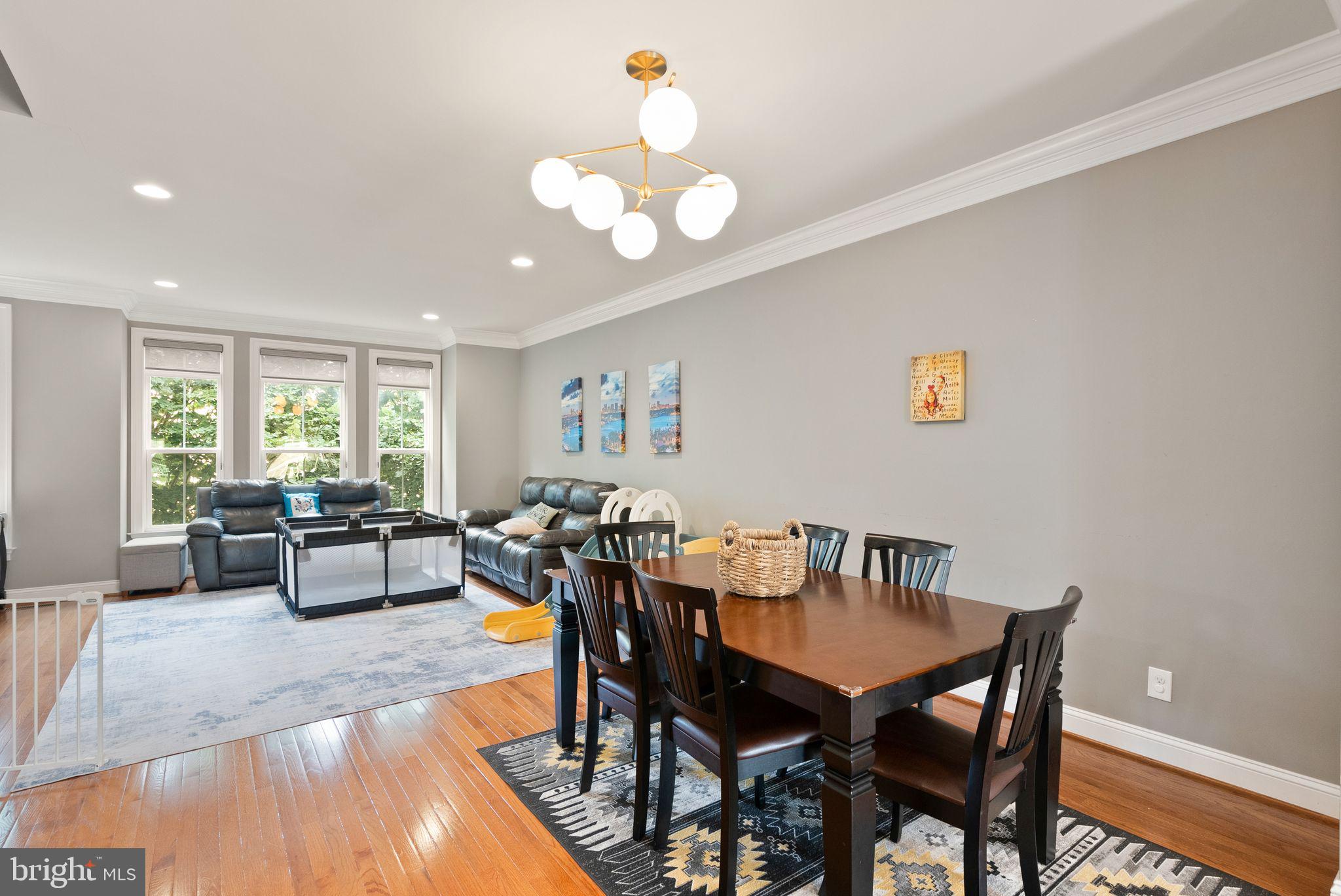 9473 Canonbury Sq