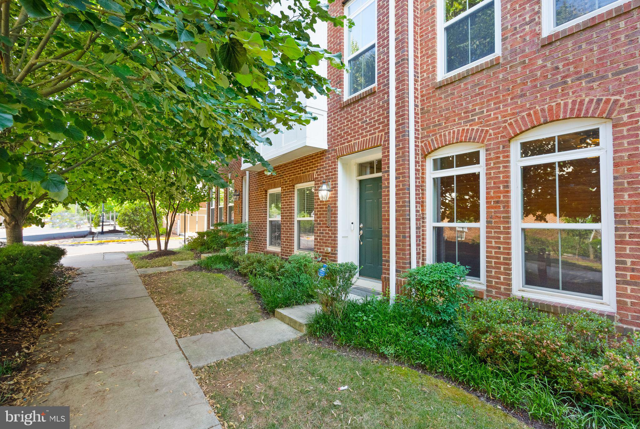 9473 Canonbury Sq