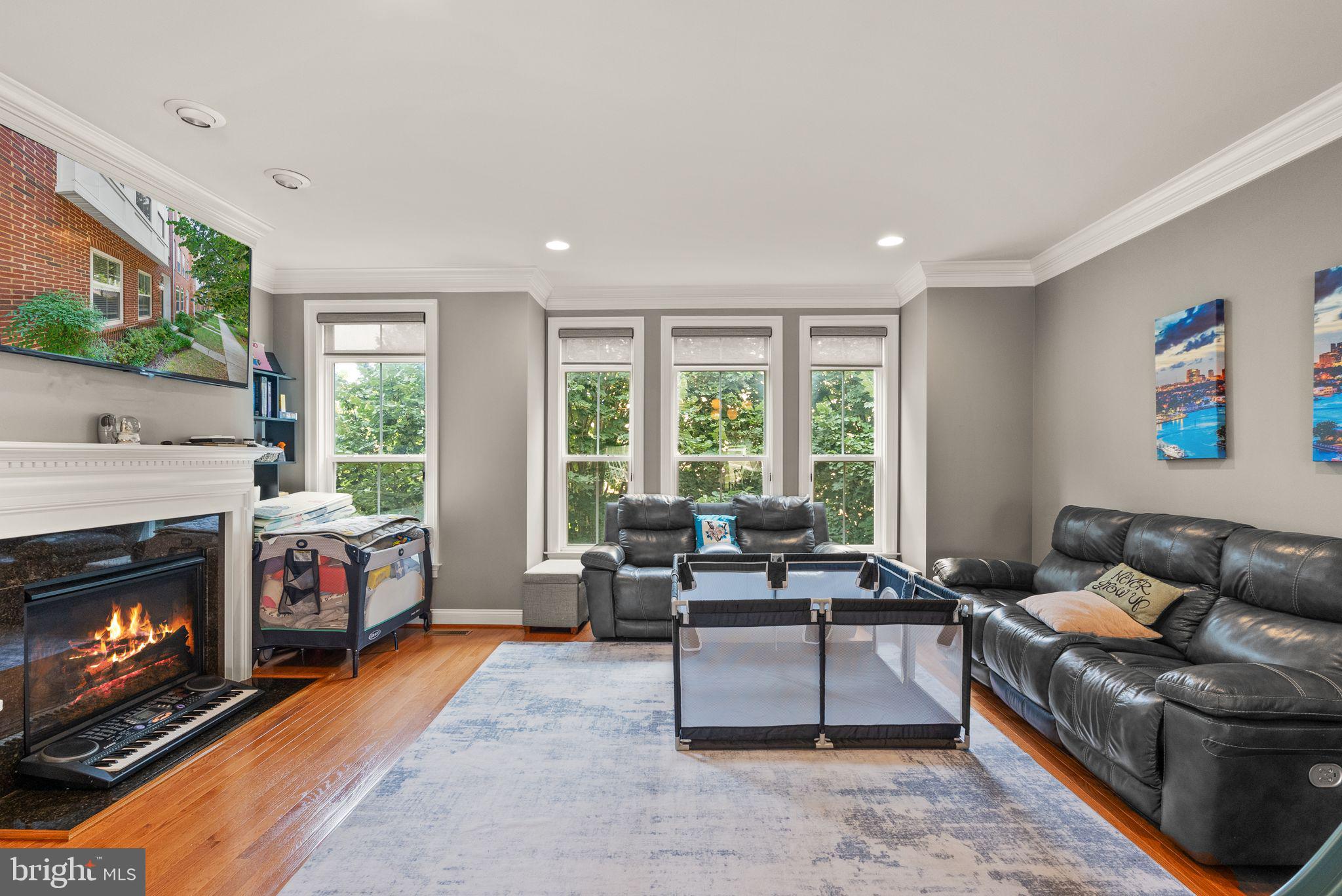 9473 Canonbury Sq