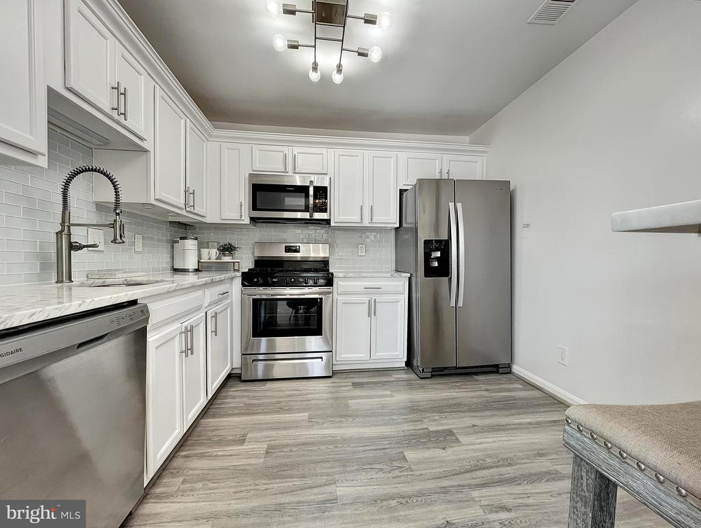 9286-C Cardinal Forest Ln #301