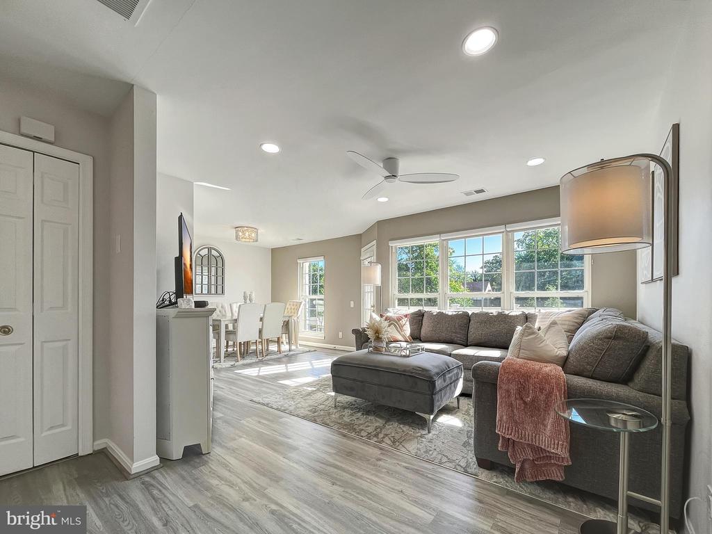 9286-C Cardinal Forest Ln #301
