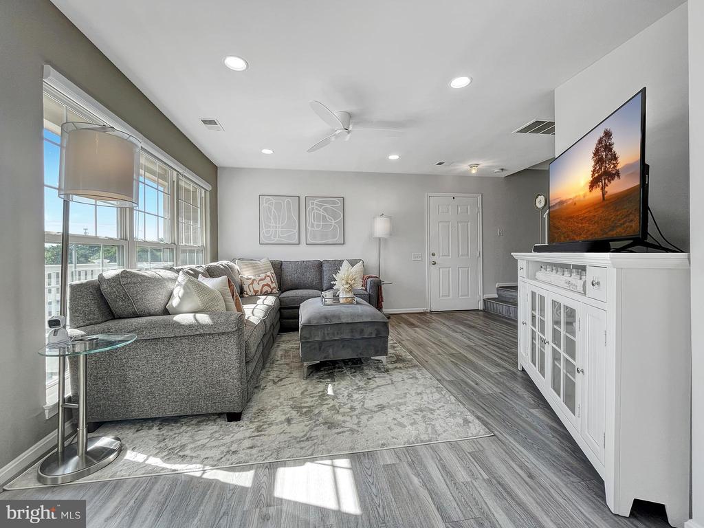 9286-C Cardinal Forest Ln #301