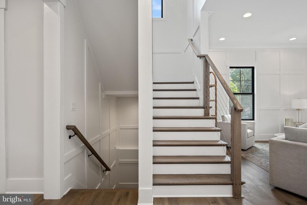 1010 Hillcrest Dr SW
