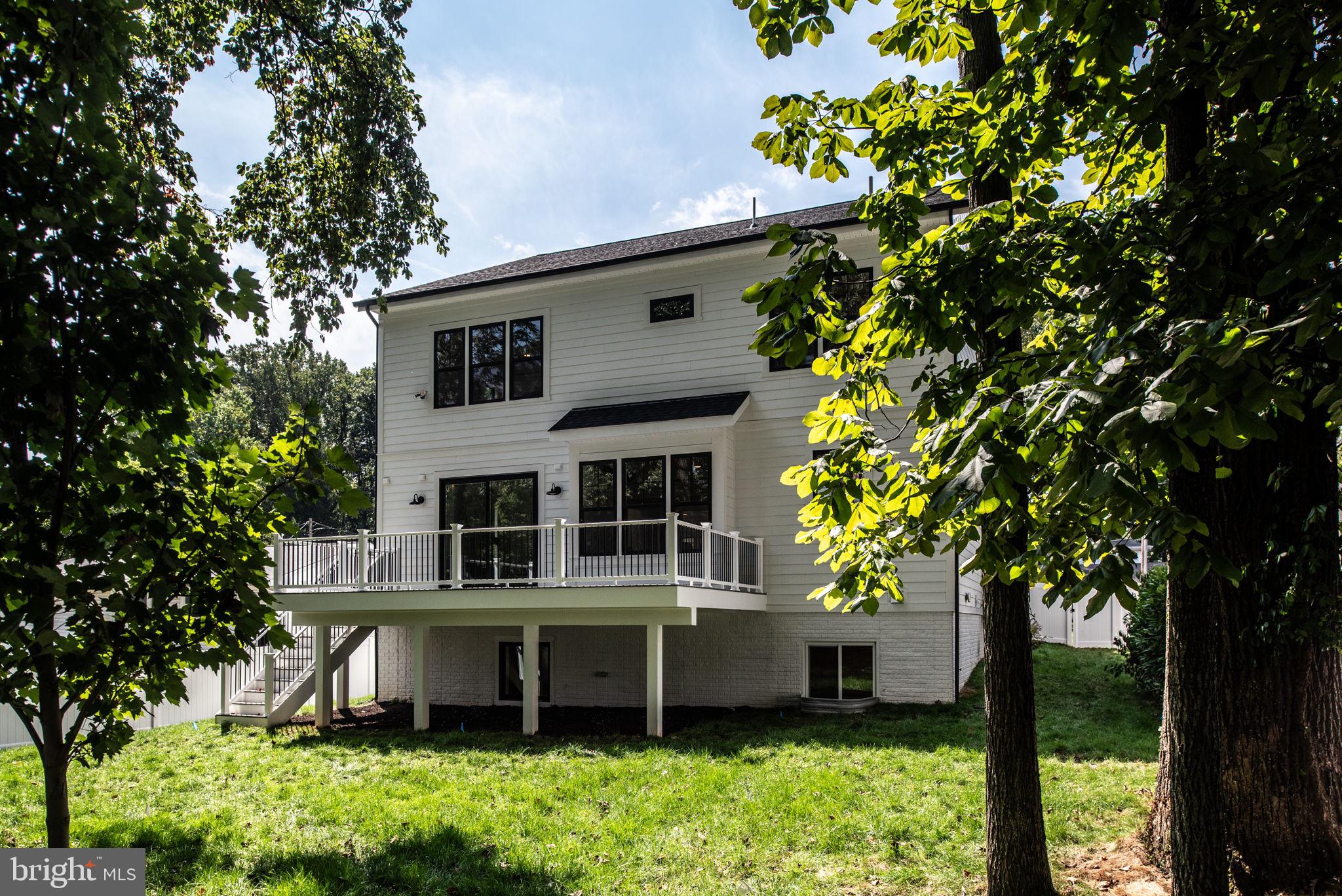 1010 Hillcrest Dr SW