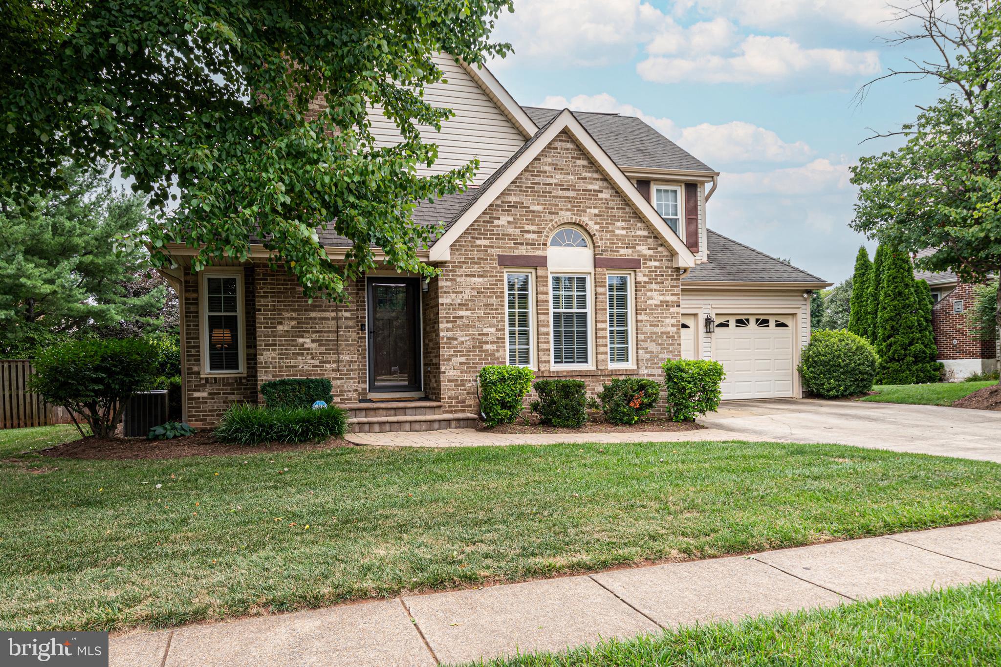 3199 Kinross Cir