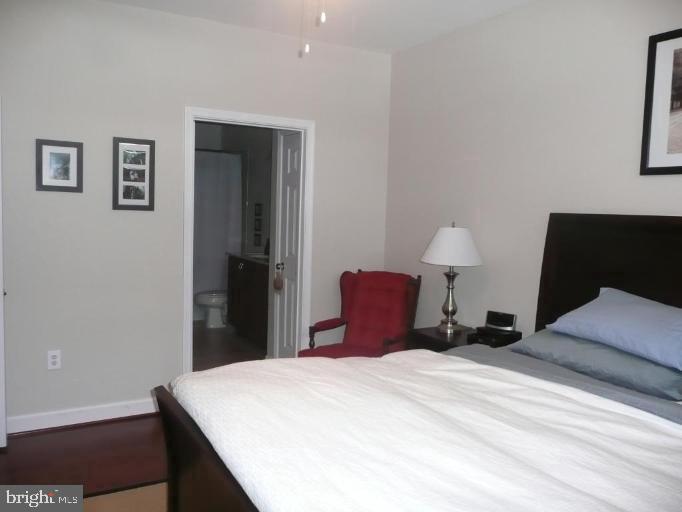 12957 CENTRE PARK CIR #401
