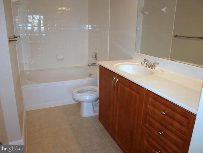 12957 CENTRE PARK CIR #401