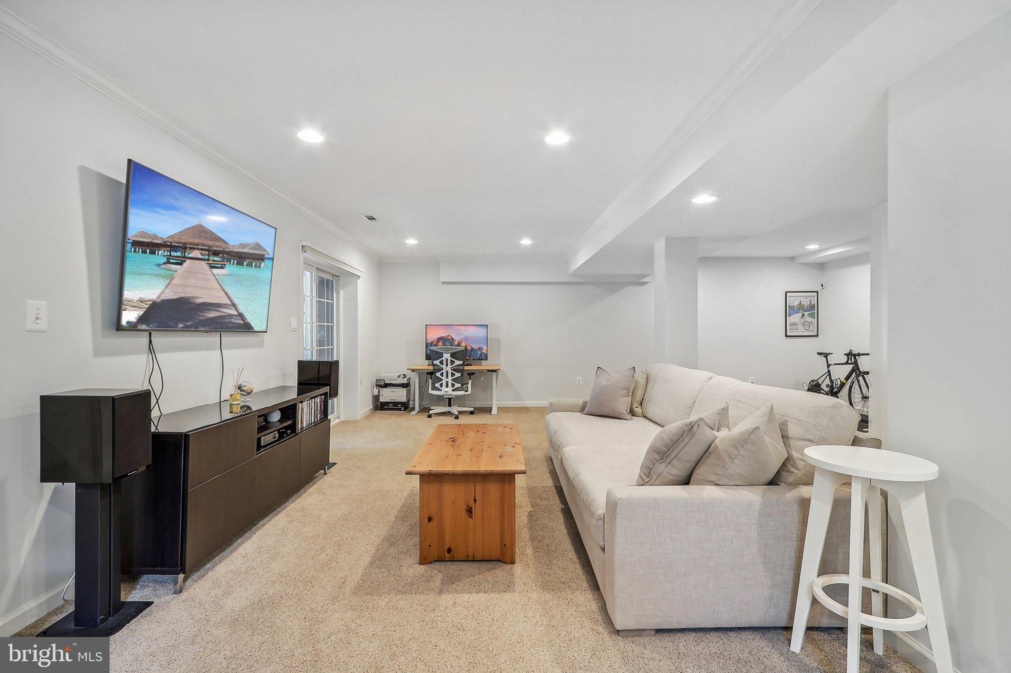 2231 Casemont Dr