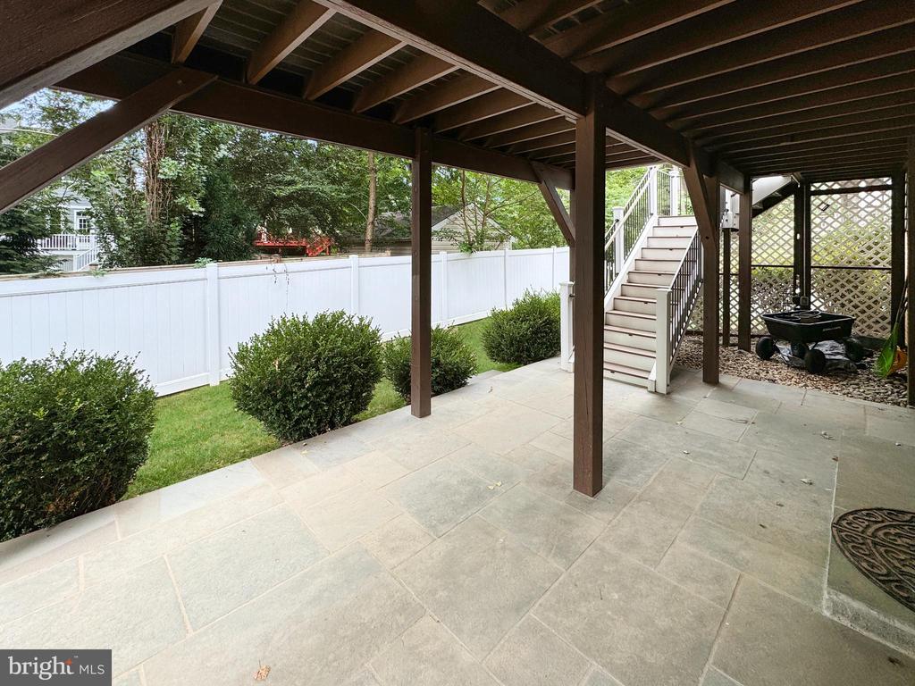 2231 Casemont Dr