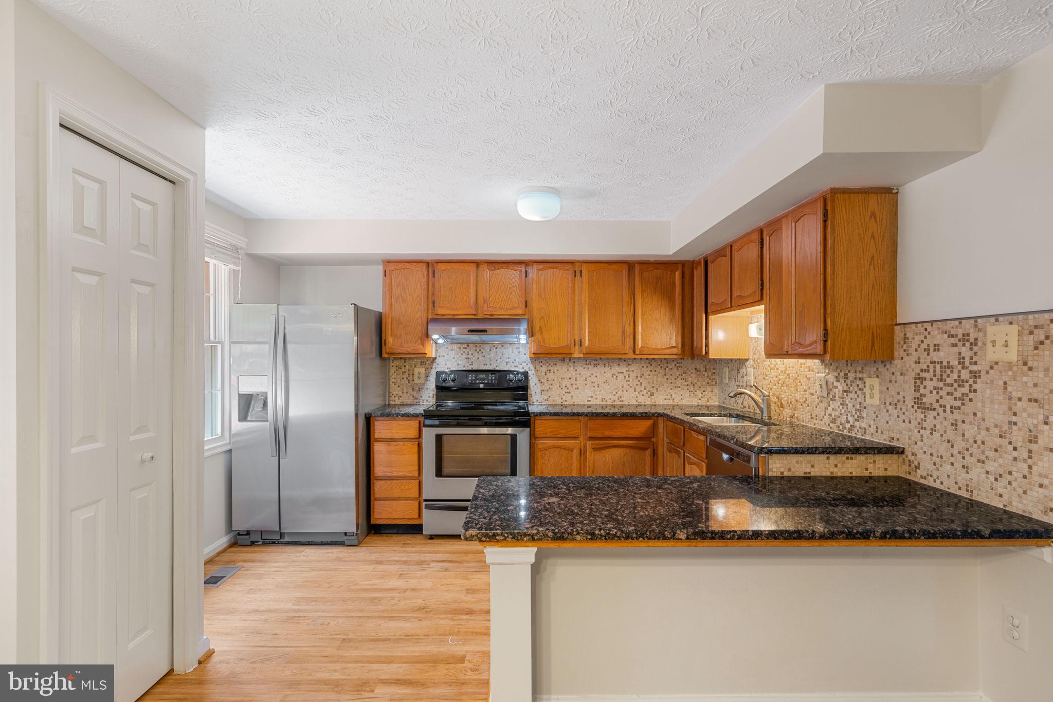 1528 POPLAR GROVE DR