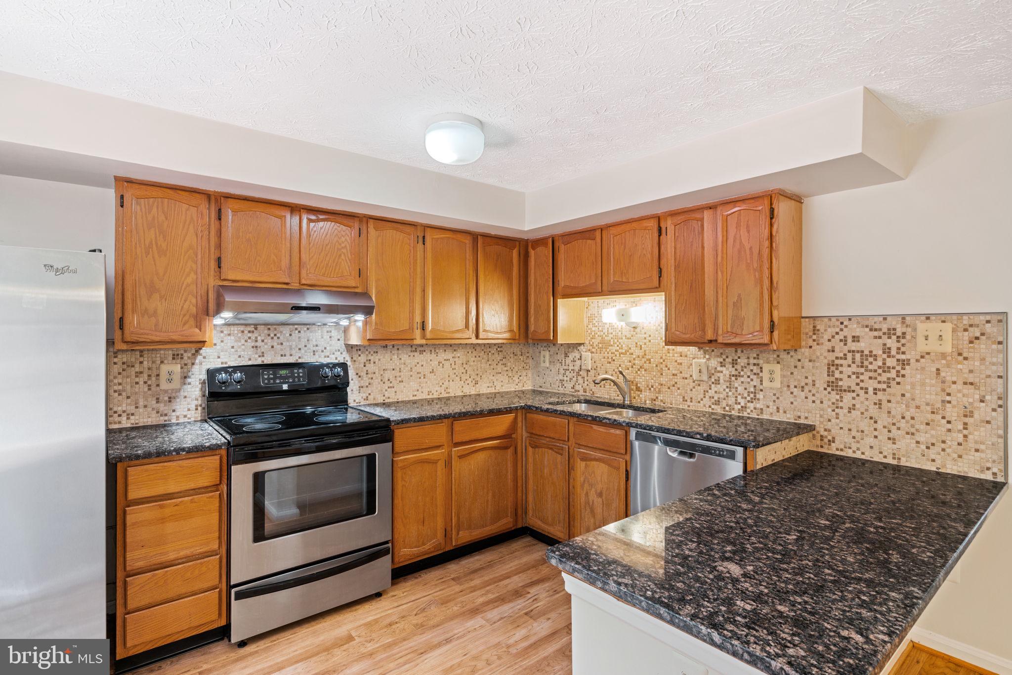 1528 POPLAR GROVE DR