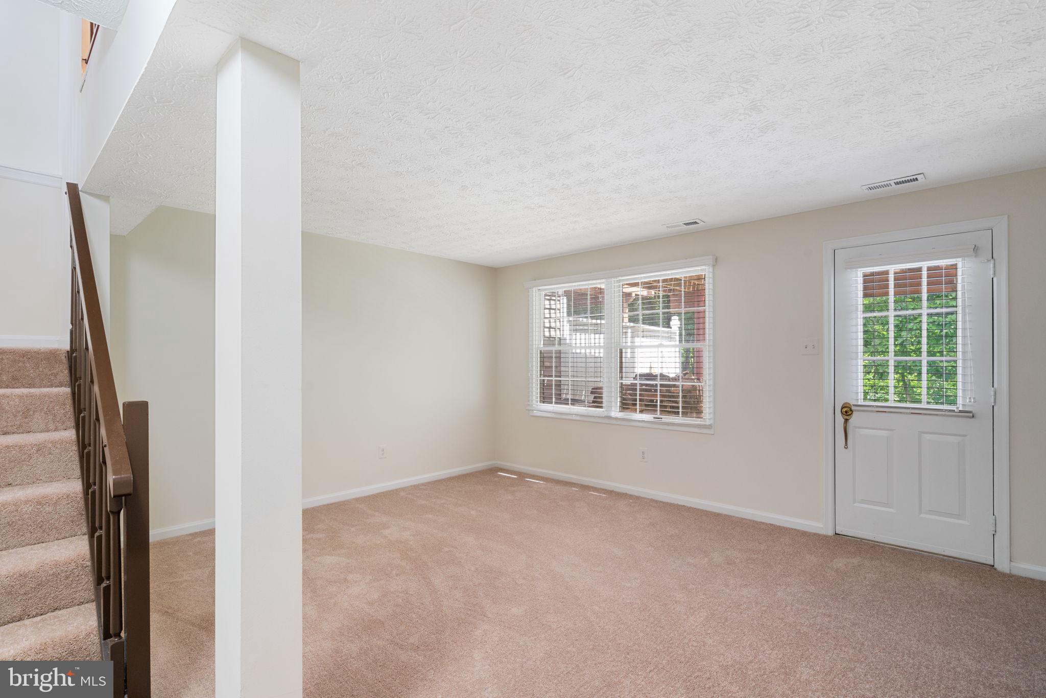 1528 POPLAR GROVE DR