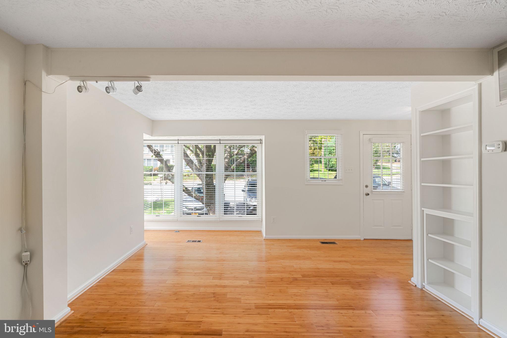 1528 POPLAR GROVE DR