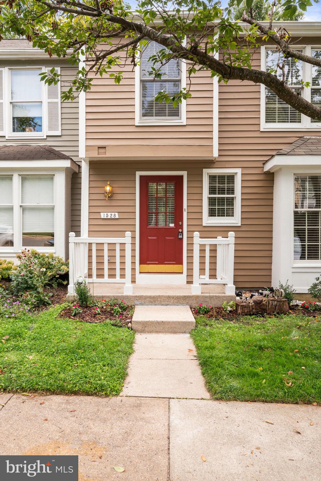 1528 POPLAR GROVE DR