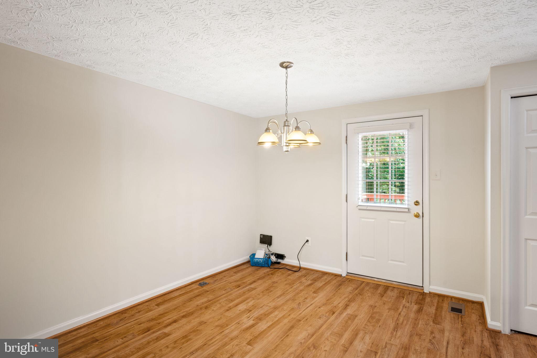 1528 POPLAR GROVE DR