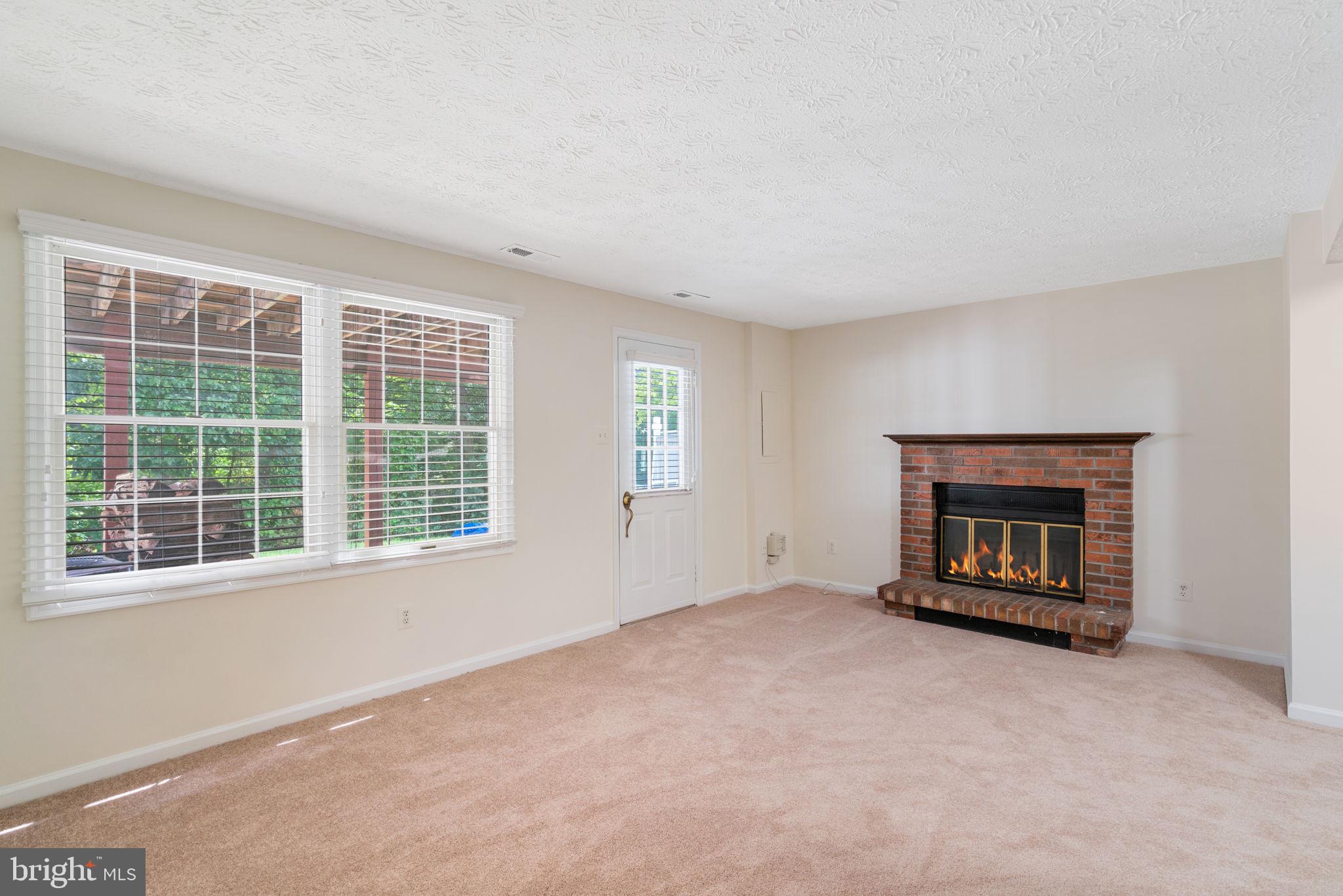 1528 POPLAR GROVE DR