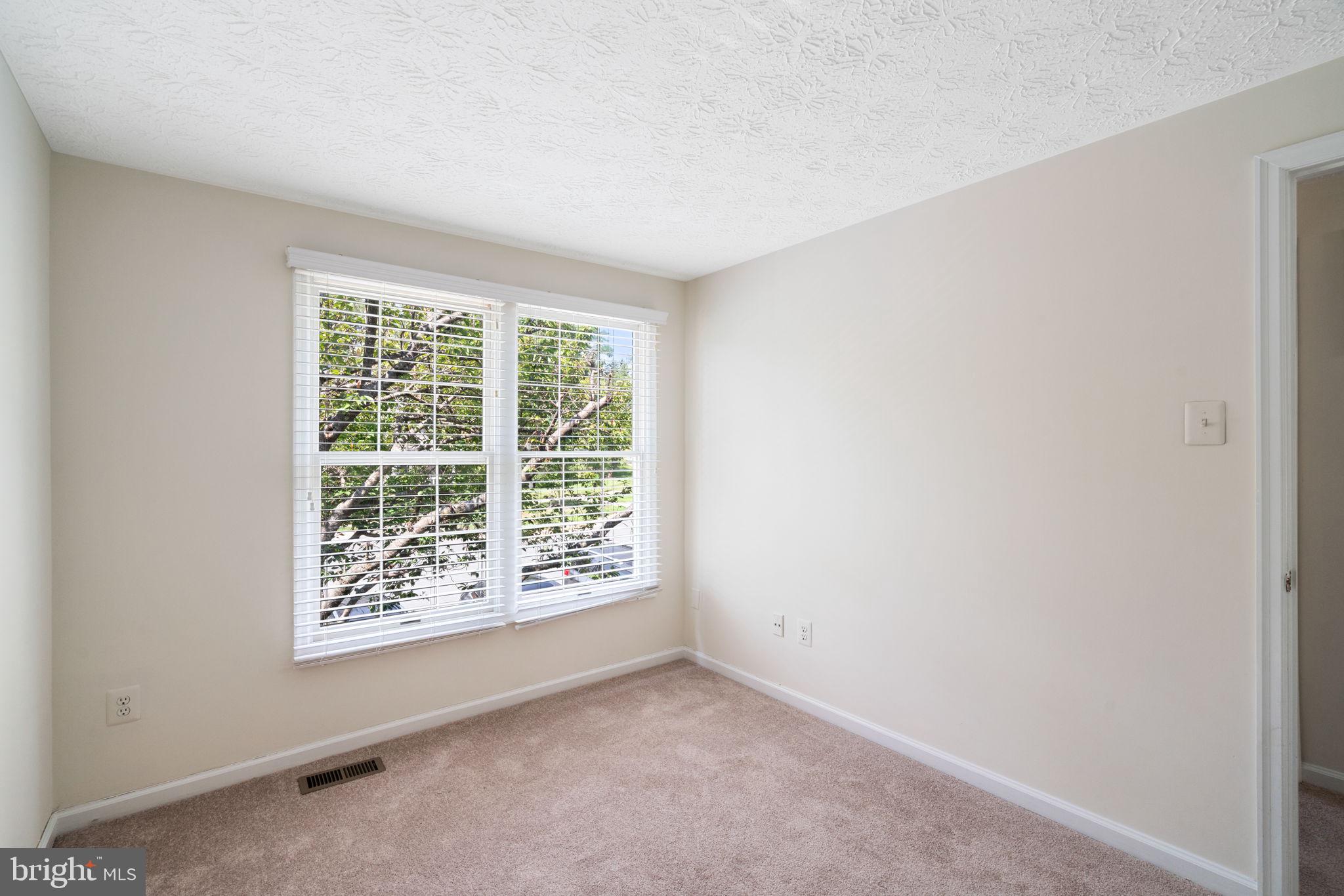 1528 POPLAR GROVE DR