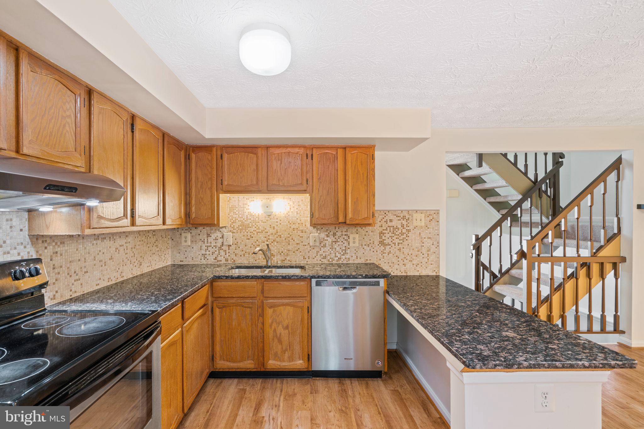 1528 POPLAR GROVE DR