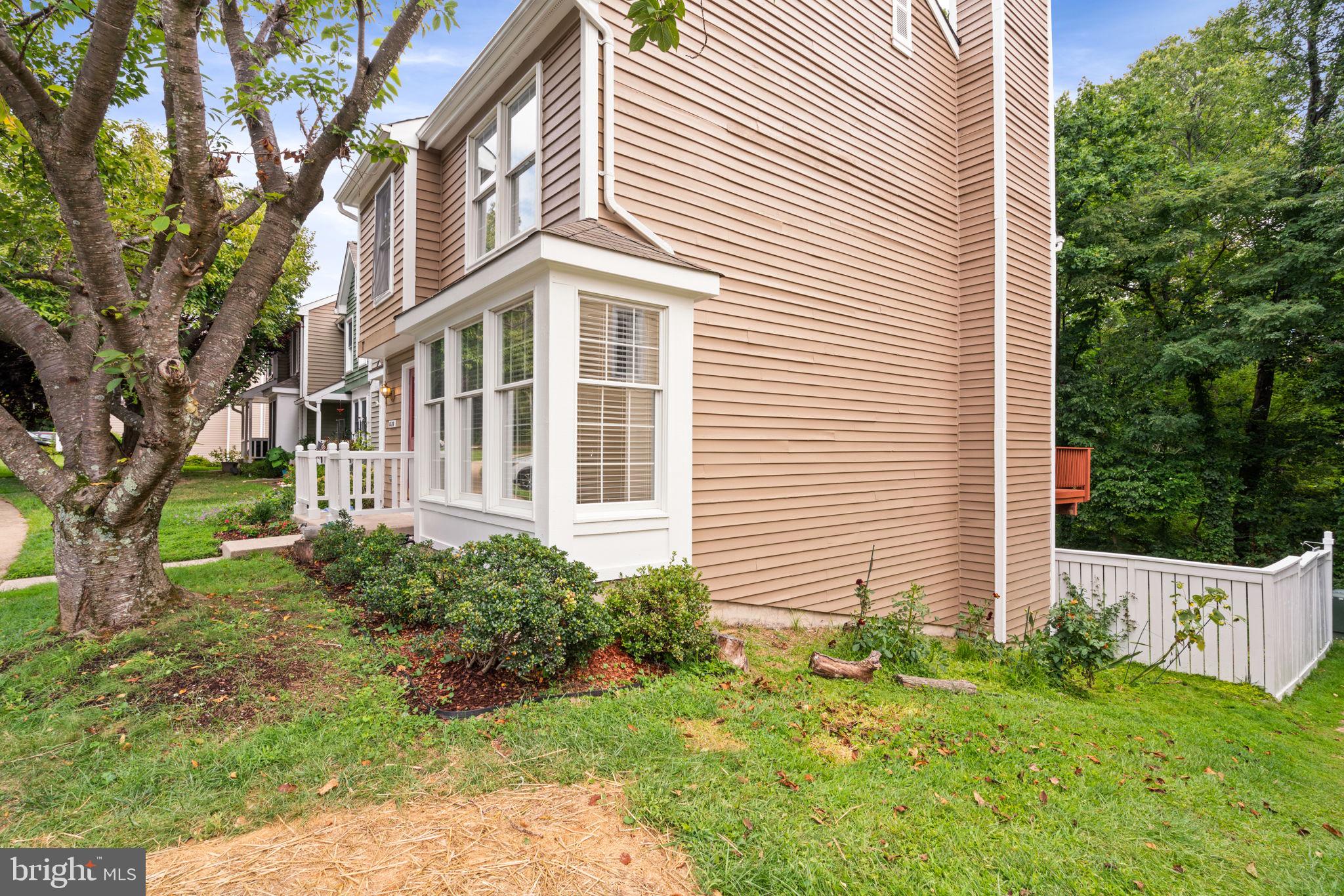 1528 POPLAR GROVE DR