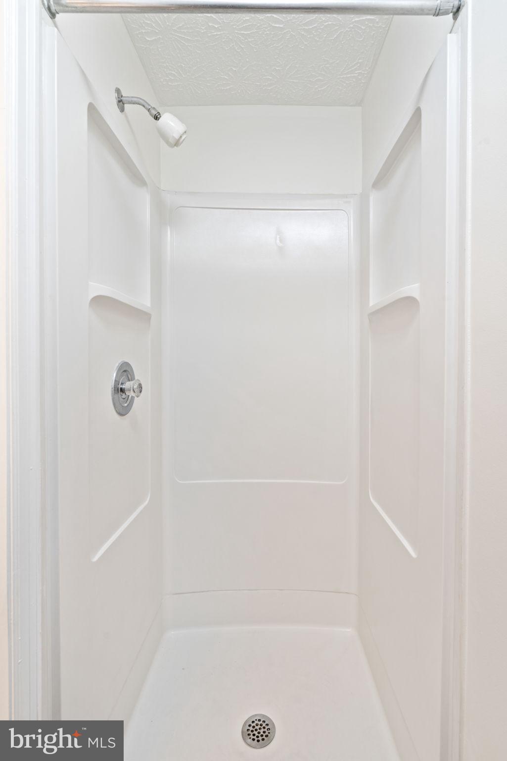 1528 POPLAR GROVE DR