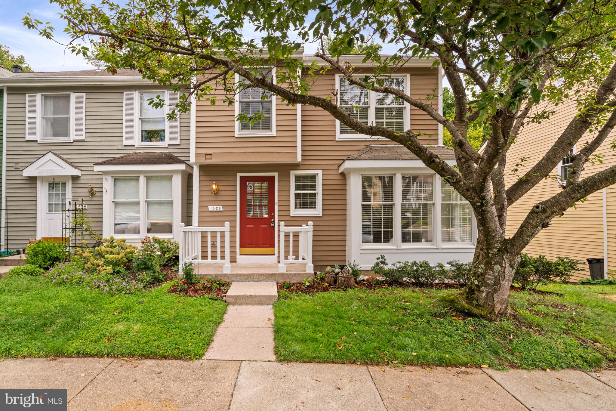 1528 POPLAR GROVE DR