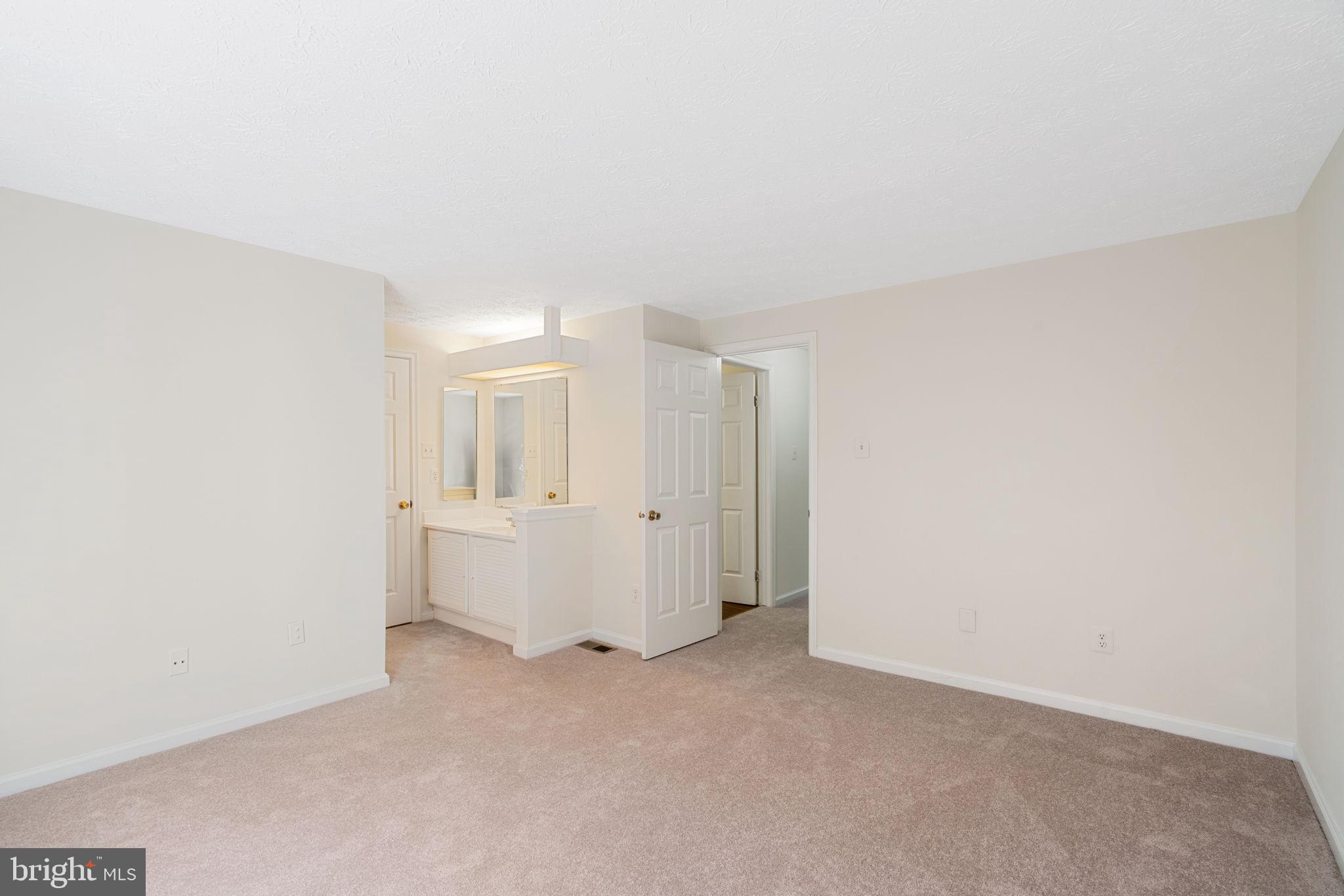 1528 POPLAR GROVE DR