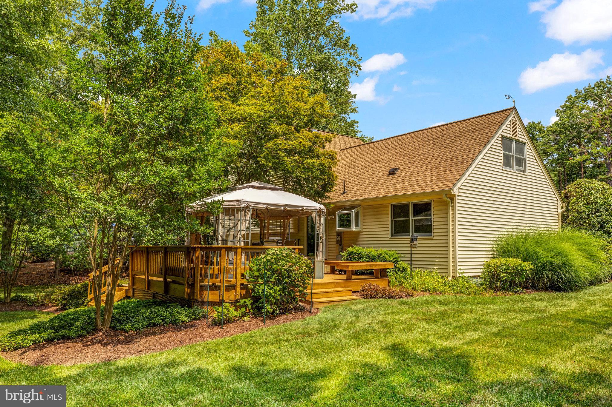 1902 Buckthorn Ln